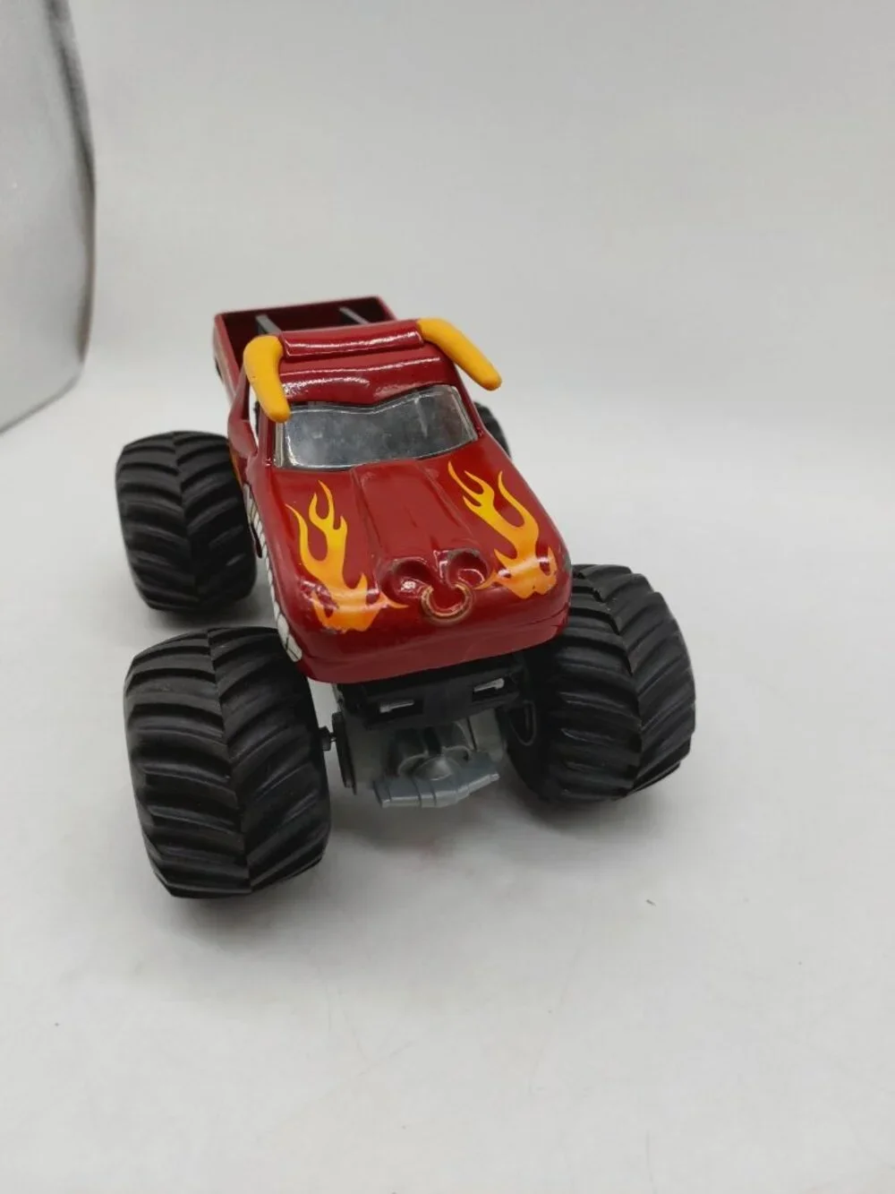 Hot Wheels Monster Jam El Toro Loco Bull Dark Red Yellow 1:64 Scale
